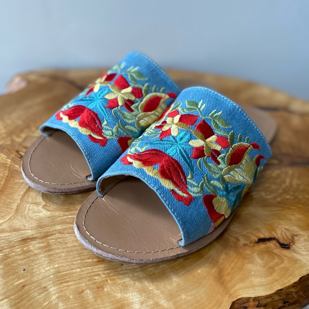 Floral Embroidered Denim Slippers - Picture 4 of 11